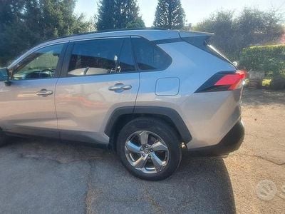 Begagnad Toyota RAV4 178 HK (130 kW) 2020 Grå SUV