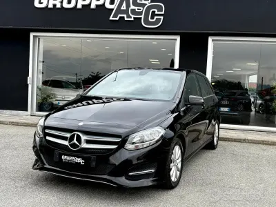 Gebraucht Mercedes B180 109 PS (80 kW) 2015 Schwarz Van / Kleinbus