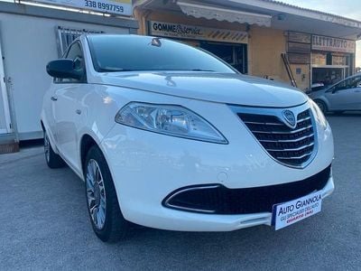 Usata Lancia Ypsilon 95 CV (69 kW) 2012 Bianco Utilitaria