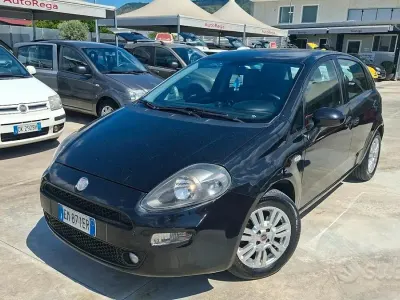 Usata Fiat Punto 77 CV (56 kW) 2012 Nero Utilitaria