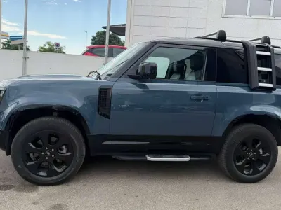 Usata Land Rover Defender SE Dynamic 200 CV (147 kW) 2022 SUV