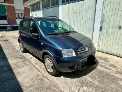 Usata Fiat Panda Climbing 60 CV (44 kW) 2008 Blu Utilitaria