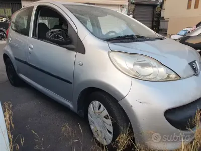 Usata Peugeot 107 54 CV (39 kW) 2007 Grigio Utilitaria