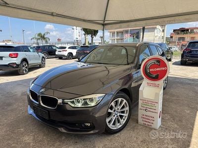 Begagnad BMW 318 Luxury Line 150 HK (110 kW) 2019 Grå Kombi
