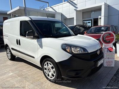 Usata Fiat Doblò Lounge 120 CV (88 kW) 2021 Bianco Monovolume