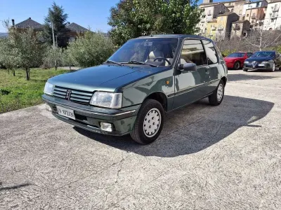Usata Peugeot 205 Roland Garros 80 CV (58 kW) 1991 Verde Coupé