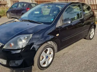 Usata Ford Fiesta Titanium 68 CV (50 kW) 2008 Nero Utilitaria