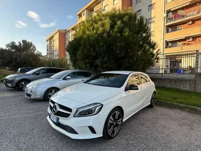 Usata Mercedes A180 109 CV (80 kW) 2016 Berlina
