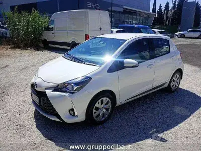 Usata Toyota Yaris Active 72 CV (52 kW) 2019 Bianco Berlina