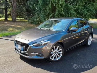 Usata Mazda 3 Exceed 105 CV (77 kW) 2017 Grigio Berlina