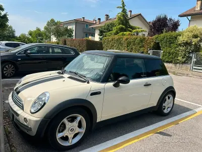 Usata Mini Cooper 116 CV (85 kW) 2003 Nero Utilitaria