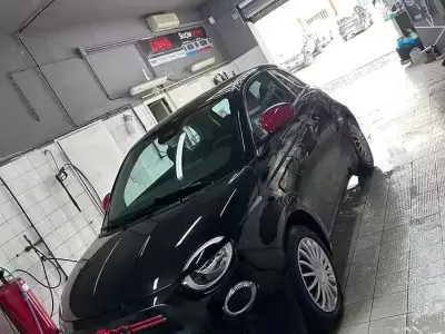 Usata Fiat 500e Red 42 kW (58 CV) 2023 Nero Berlina