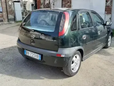 Usata Opel Corsa 75 CV (55 kW) 2001 Utilitaria