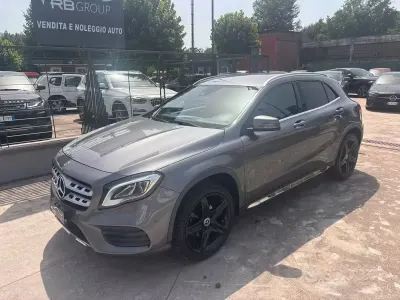 Usata Mercedes GLA200 Premium 136 CV (100 kW) 2019 Grigio SUV