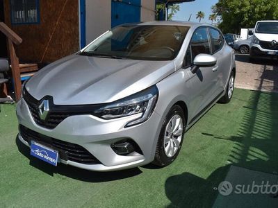 Usata Renault Clio V Intens 86 CV (63 kW) 2020 Grigio Berlina