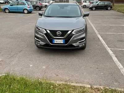 Usata Nissan Qashqai N-Connecta 131 CV (96 kW) 2019 Grigio SUV