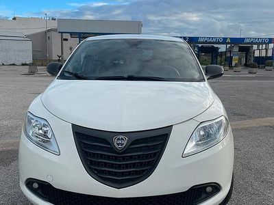 Usata Lancia Ypsilon 2014 Bianco Utilitaria