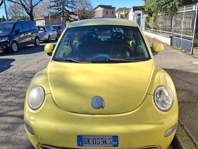 Usata VW New Beetle 90 CV (66 kW) 1999 Giallo Utilitaria