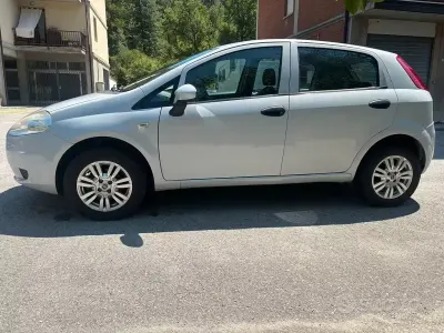 Usata Fiat Grande Punto 77 CV (56 kW) 2013 Giallo Utilitaria