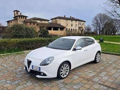 Usata Alfa Romeo Giulietta Super 120 CV (88 kW) 2016 Bianco Utilitaria