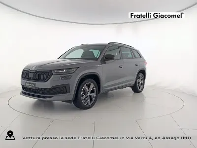 Käytetty Skoda Kodiaq SportLine 150 HP (110 kW) 2022 Harmaa Katumaasturi