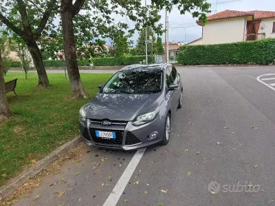 Usata Ford Focus Titanium 115 CV (84 kW) 2011 Grigio Station wagon
