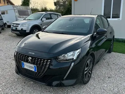 Usata Peugeot 208 Allure 102 CV (75 kW) 2020 Nero Utilitaria