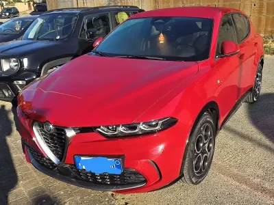 Begagnad Alfa Romeo Tonale Ti 160 HK (117 kW) 2022 Röd SUV