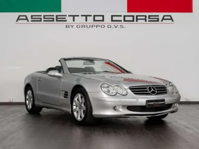 Usata Mercedes SL500 306 CV (225 kW) 2002 Argento Cabrio