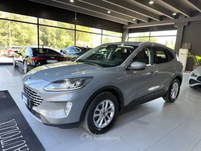 Usado Ford Kuga 120 CV (88 kW) 2020 SUV