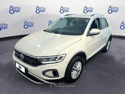Usata VW T-Roc Life 110 CV (80 kW) 2022 Bianco SUV