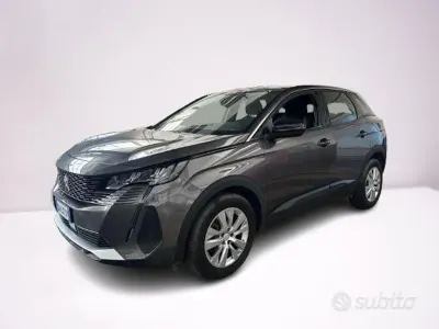 Usata Peugeot 3008 Active 131 CV (96 kW) 2023 Grigio scuro SUV