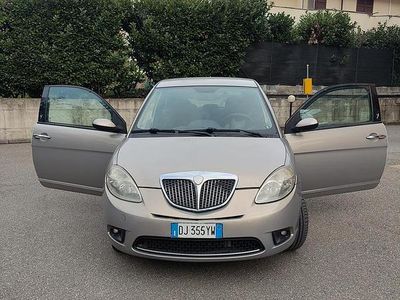 Gebraucht Lancia Ypsilon 75 PS (55 kW) 2007 Grau Kleinwagen