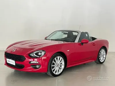 Usata Fiat 124 Spider Lusso 140 CV (102 kW) 2016 Rosso Cabrio