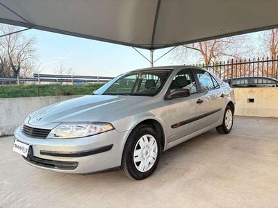 Usata Renault Laguna II 121 CV (88 kW) 2001 Argento Berlina