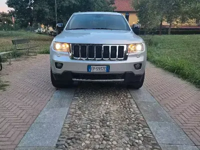 Usata Jeep Grand Cherokee 190 CV (139 kW) 2013 Grigio SUV