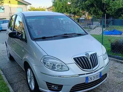 Usata Lancia Musa S 92 CV (67 kW) 2012 Monovolume