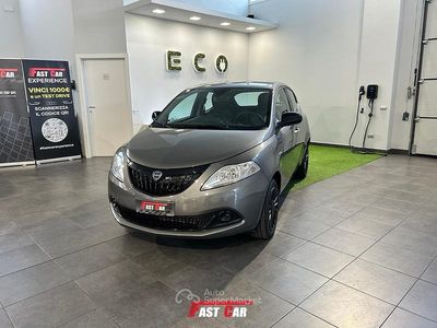Usata Lancia Ypsilon Silver 69 CV (50 kW) 2023 Grigio Utilitaria