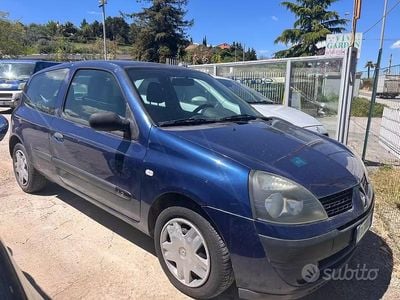 Brugt Renault Clio II Authentique 58 HK (42 kW) 2004 Blå Sedan
