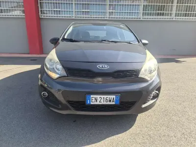 Usata Kia Rio 75 CV (55 kW) 2012 Berlina