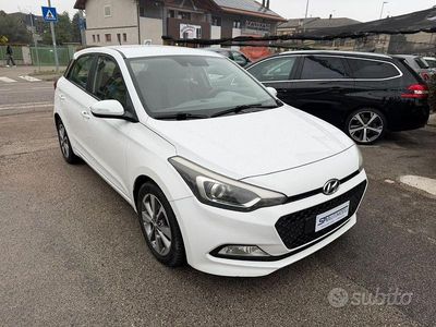 Usata Hyundai i20 90 CV (66 kW) 2015 Bianco Berlina