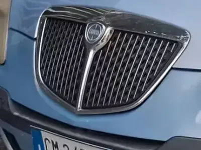 Usata Lancia Ypsilon 69 CV (50 kW) 2004 Grigio Utilitaria