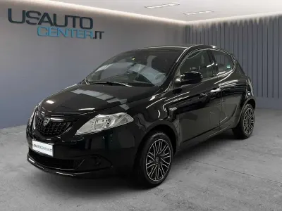 Usata Lancia Ypsilon Gold 70 CV (51 kW) 2023 Nero Utilitaria