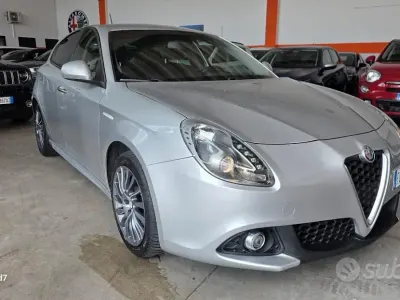 Usata Alfa Romeo Giulietta Super 120 CV (88 kW) 2017 Grigio Utilitaria