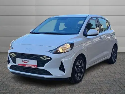 Usata Hyundai i10 67 CV (49 kW) 2023 Bianco Utilitaria