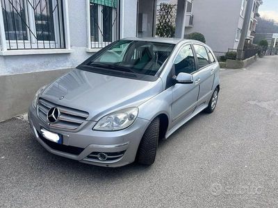 Usata Mercedes 180 Premium 110 CV (80 kW) 2011 Grigio Berlina