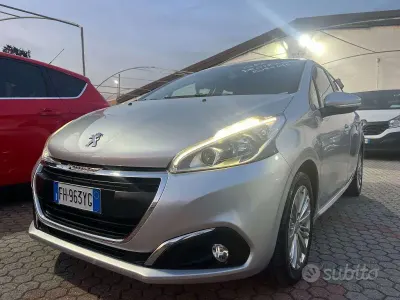 Begagnad Peugeot 208 Active 82 HK (60 kW) 2017 Grå Halvkombi