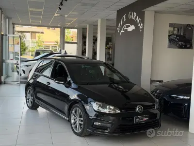 Usado VW Golf VII R-line 110 CV (80 kW) 2017 Negro Berlina