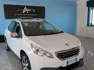 Usata Peugeot 2008 Allure 99 CV (72 kW) 2015 Bianco SUV