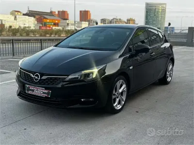 Usata Opel Astra Ultimate 122 CV (89 kW) 2020 Nero Berlina